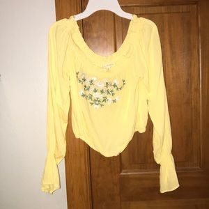 Long-sleeve yellow top